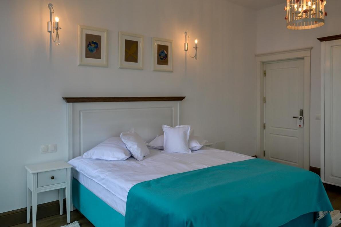 Hotel Coquette Maneciu Экстерьер фото